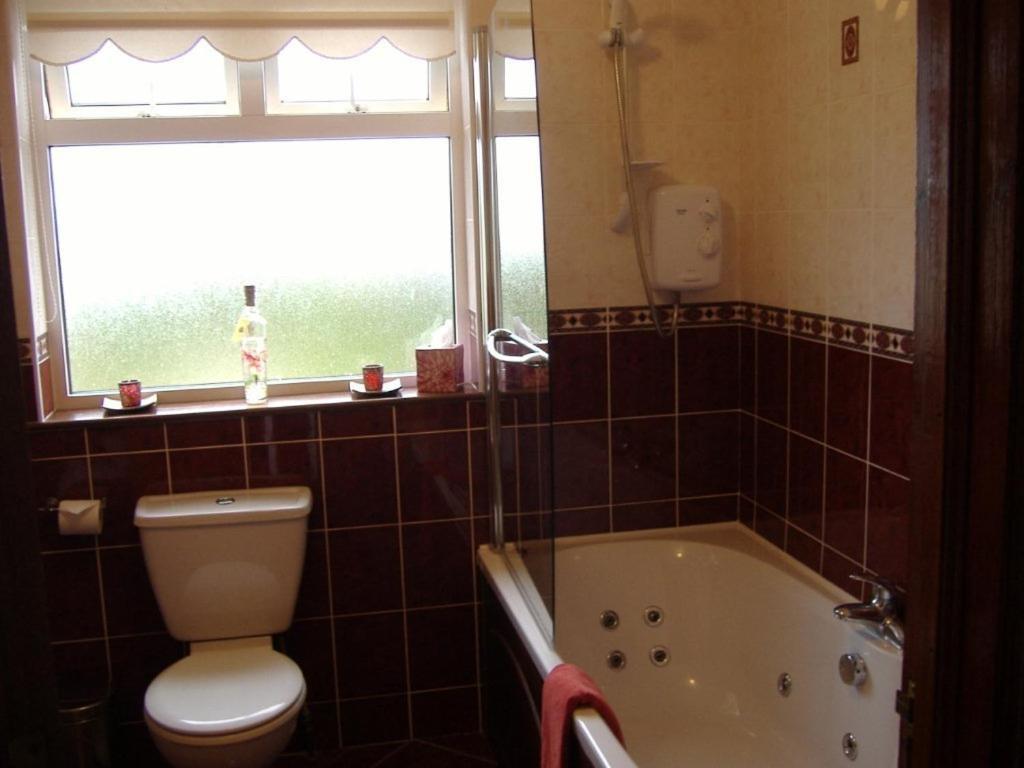Riverwalk House B&B Oughterard Oda fotoğraf