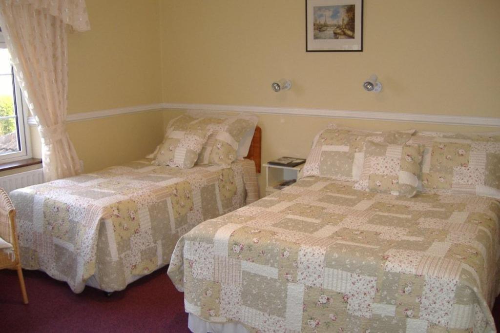 Riverwalk House B&B Oughterard Oda fotoğraf
